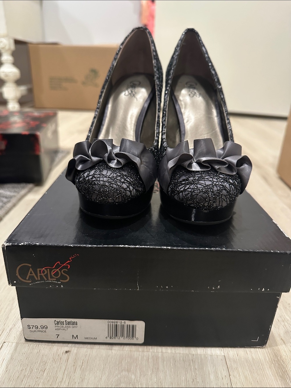 Carlos Santana Black Ruffle Bow Lace Pumps